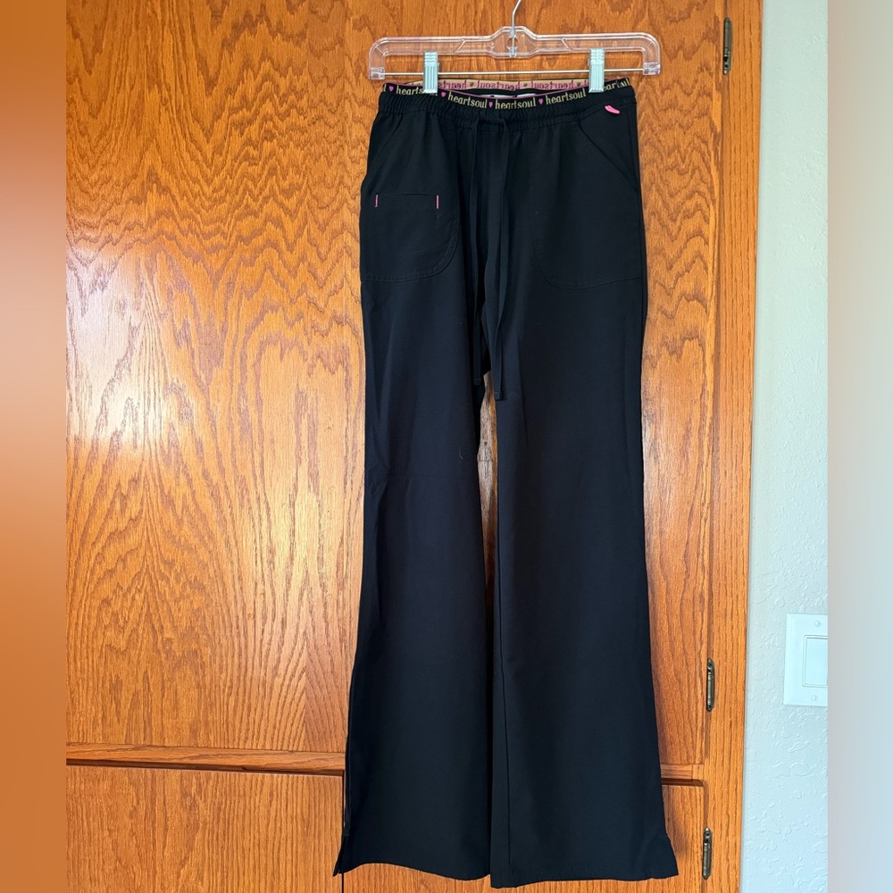 heartsoul Break On Through Heart Breaker Womens Logo Elastic Scrub Pants. XS